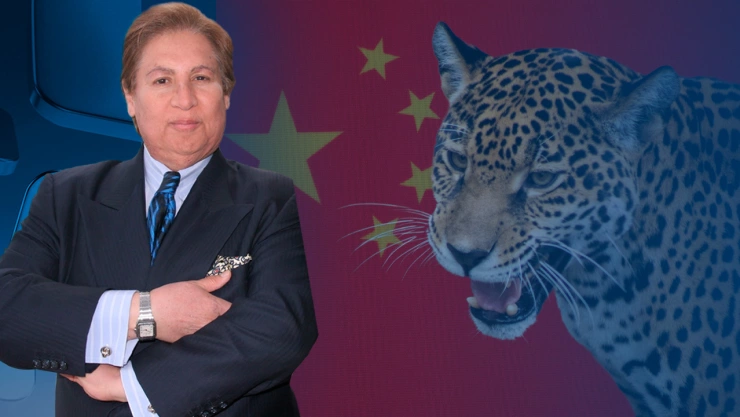 Fotos de jaguar, la bandera de China y del periodista Armando Guzmán.