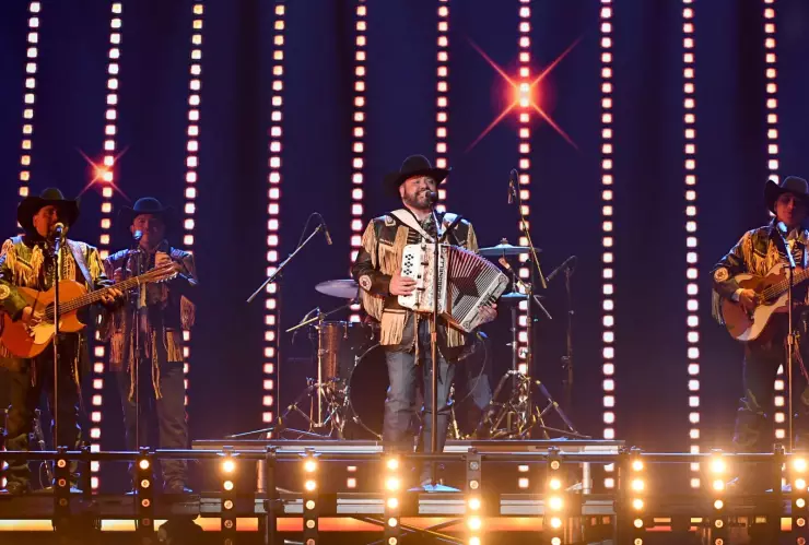 Intocable contra sus fans concierto