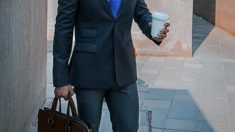 ¿Quién le paga a un abogado de oficio y cuánto cobra?