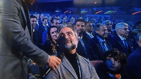 ¿Qué hace ahí? Jaime Camil sorprende durante Sorteo del Mundial 2026 con su joven acompañante