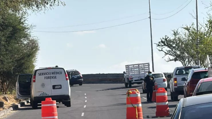hombre sin vida en boulevard de la nación querétaro 12 de noviembre.jpg