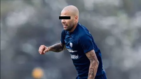 Dani Alves es oficialmente vinculado a proceso por agresión sexual