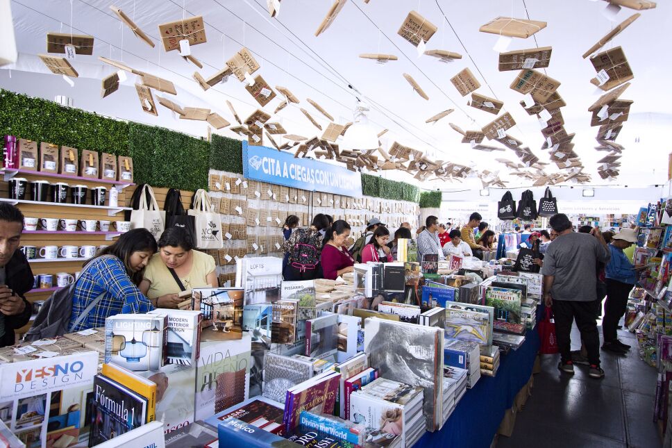 Feria Internacional del Libro en el Zócalo de la Ciudad de México