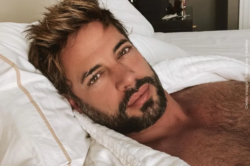 William Levy en la cama descansando..jpg