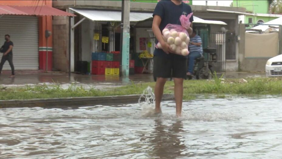 Lluvias generan inundaciones en Chetumal