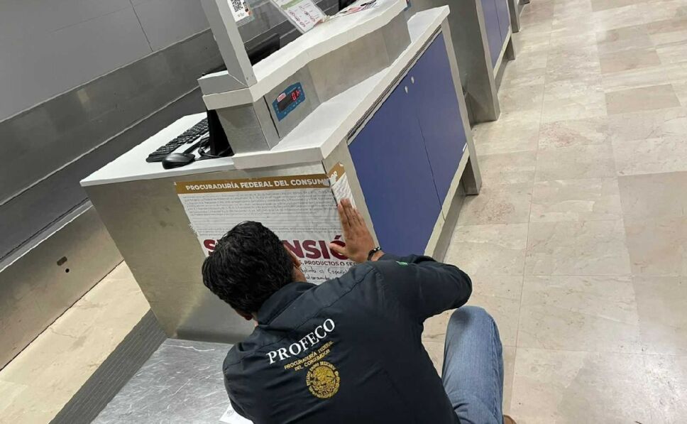 Profeco sanciona a 2 aerolíneas por cobro de equipaje de mano