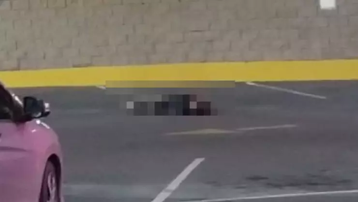 Matan a hombre en el estacionamiento de plaza en Playas de Tijuana