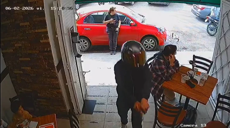 captan-en-video-asalto-armado-en-taqueria-avenida-teopanzolco-en-cuernavaca-morelos