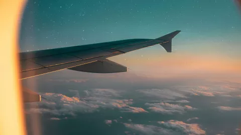 ¿Qué días sale el vuelo del aeropuerto de Aguascalientes a Los Ángeles La frecuencia de la ruta