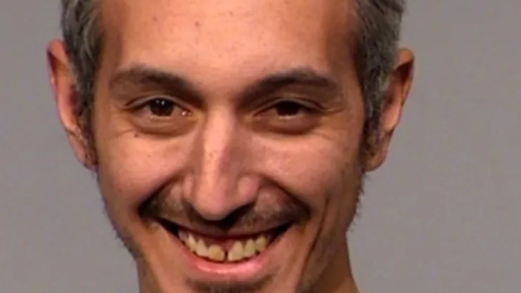 detienen hombre no usar cubrebocas.jpg