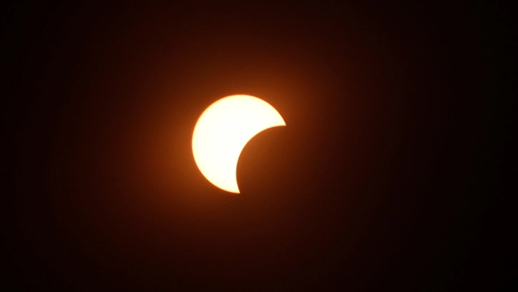 Un eclipse de sol parcial desde el Monte Scopus en Jerusalem el 21 de junio de 2020
