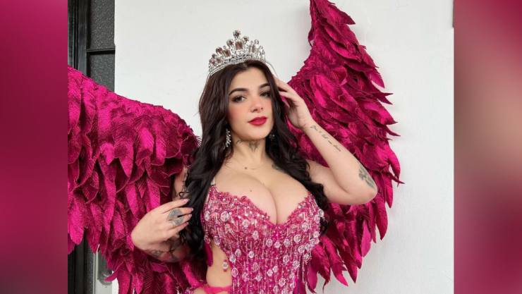 Durante Carnaval lanzan huevos a Karely Ruiz