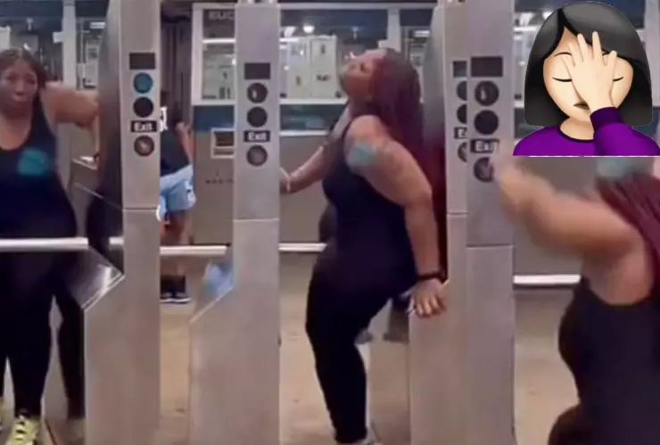 VIDEO_ Mujer intenta brincar torniquetes del metro y sufre accidente.jpg