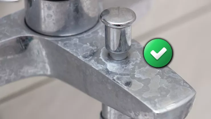 /estilo-de-vida/truco-casero-quitar-sarro-llave-lavabo-1-ingrediente