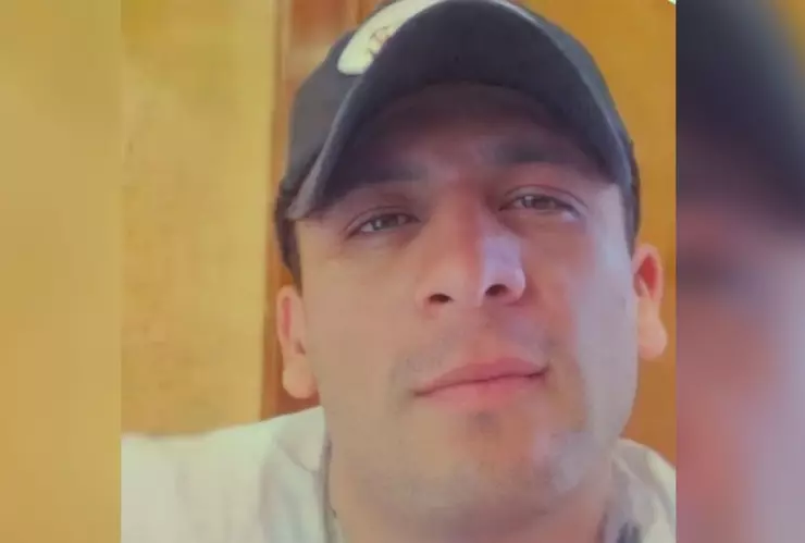 Se hace viral en redes sociales tras cantar Vete ya de Valentín Elizalde en inglés.