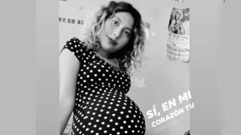 Secuestran mujer embarazada, la asesinan y extraen su bebé