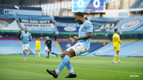 Raheem Sterling celebra el gol