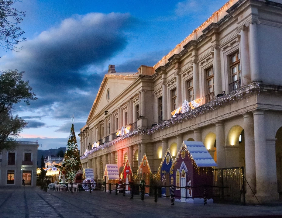 San Cristóbal de las Casas en navidad fotos adornos y diciembre 2024.jpg