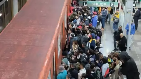 Se reportan retrasos en el Metro CDMX hoy 22 de enero de 2024