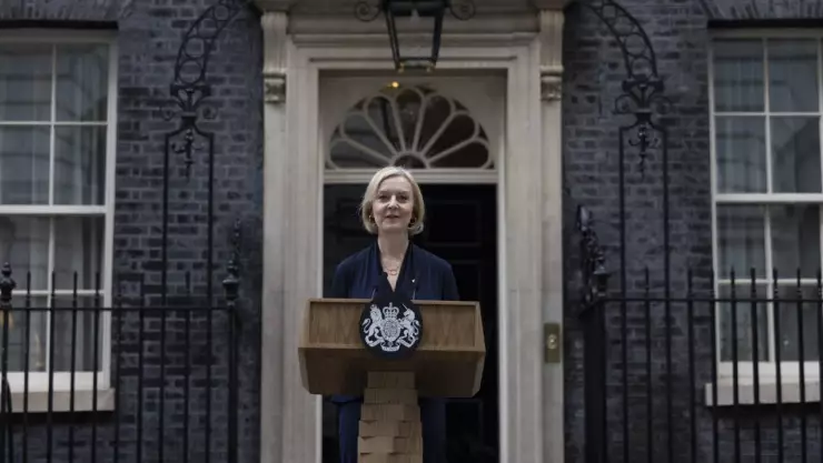Liz Truss renuncia como primera ministra del Reino Unido