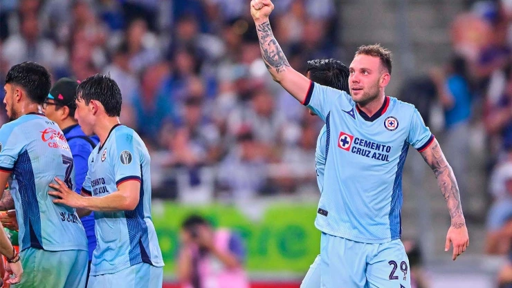 Rotondi celebrando gol en la semifinal de ida contra Rayados