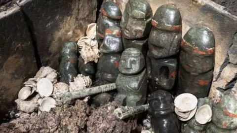 Hallan restos de ceremonia colosal en el Templo Mayor