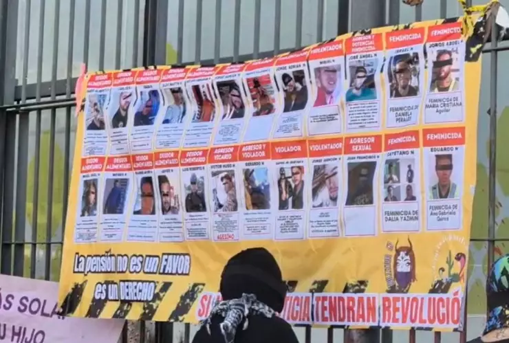 En Gómez Palacio, mujeres marchan por creación estatal de registro de feminicidios.jpg