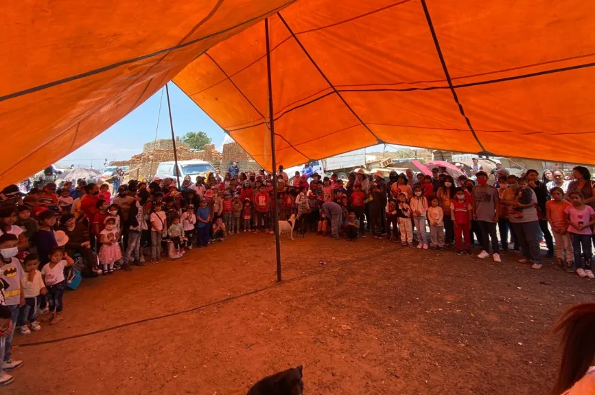 Visitamos a los niños de las ladrilleras de Chalco, Edomex y les llevamos un dulce regalo. ¡Revive los mejores momentos!