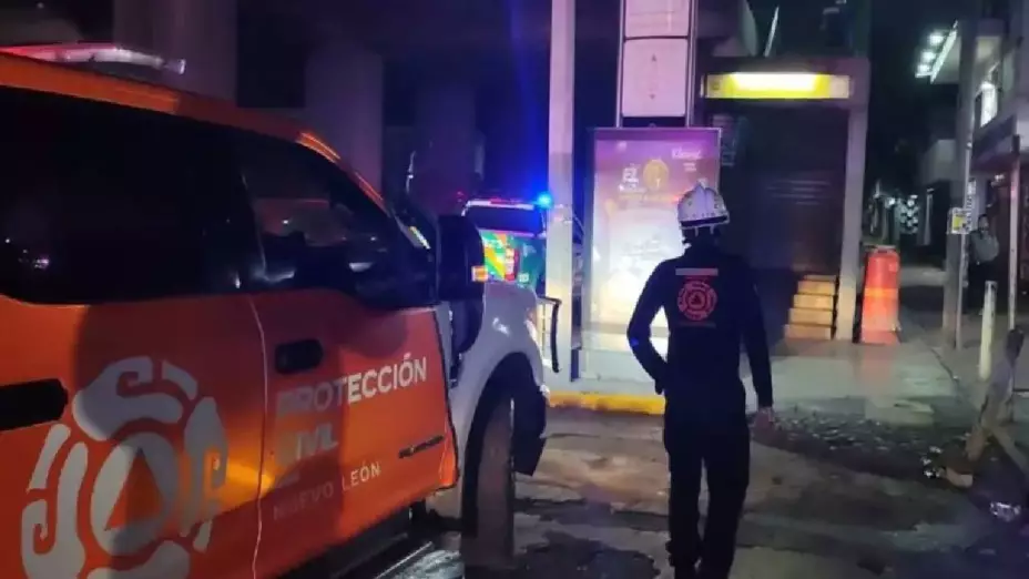 Mujer sin vida en la estación del metro de Monterrey.jpg