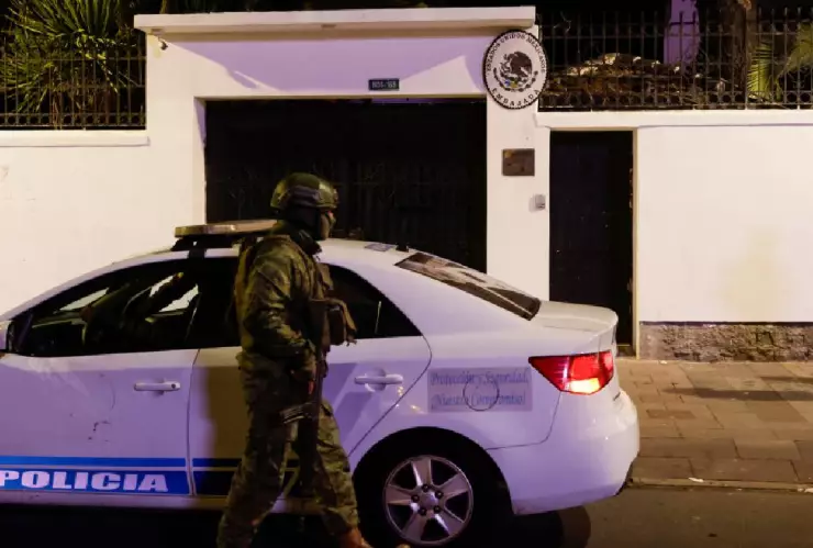 OEA condena asalto de policía a Embajada de México en Ecuador