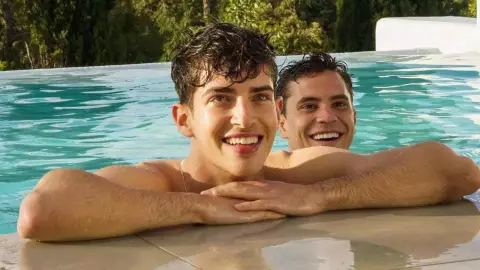 Manu Ríos y André Lamoglia, estrellas de ‘Élite’ están en Cancún.jpg