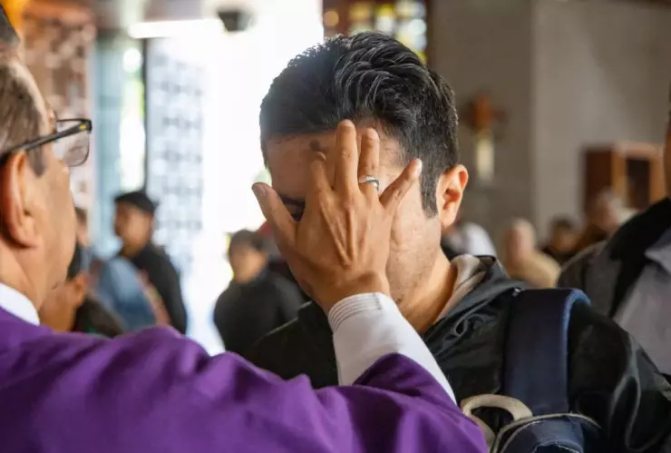 Fieles acuden a la Basílica de Guadalupe por el Miércoles de Ceniza 2025