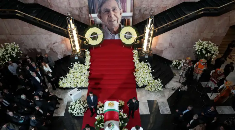 Homenaje de cuerpo presente a Cuauhtémoc Cárdenas en el Palacio de Bellas Artes.