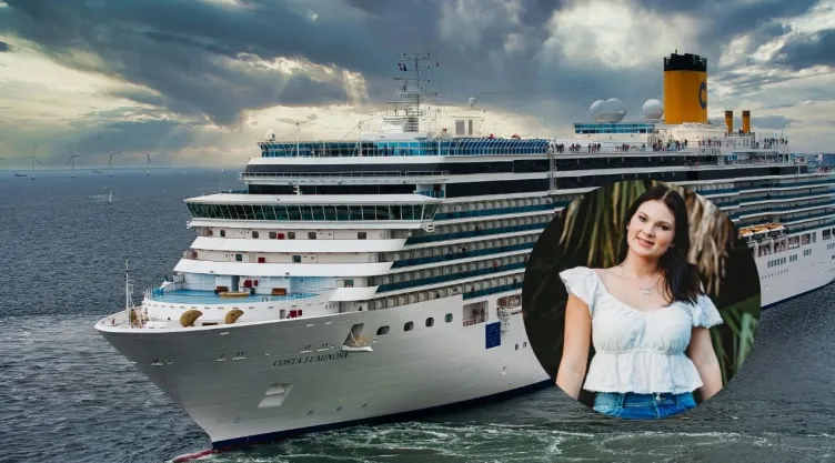 Foto de crucero sobre el mar y de Anna Kepner