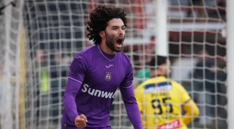 César Huerta es el refuerzo que quiere cerrar Rayados