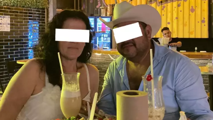 Descubren infidelidad por foto de restaurante