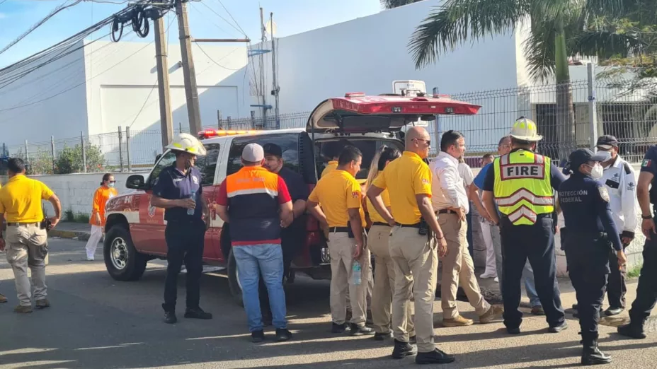 Evacúan a personal y pacientes de clínica por derrame químico, en Mazatlán