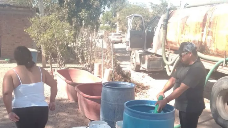 Pipa de agua en Ahome