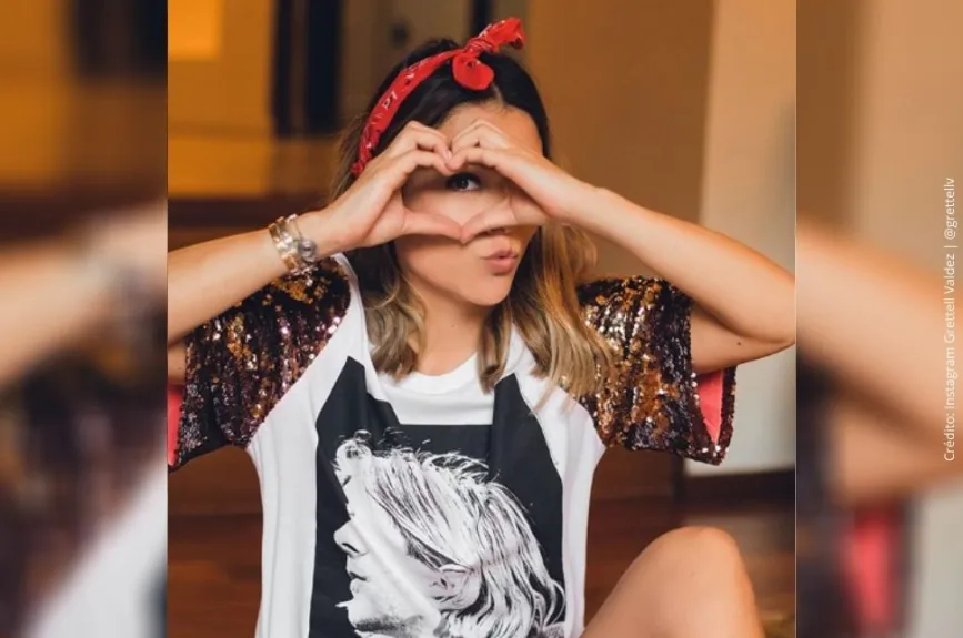 Grettell Valdez lanza corazones..jpg
