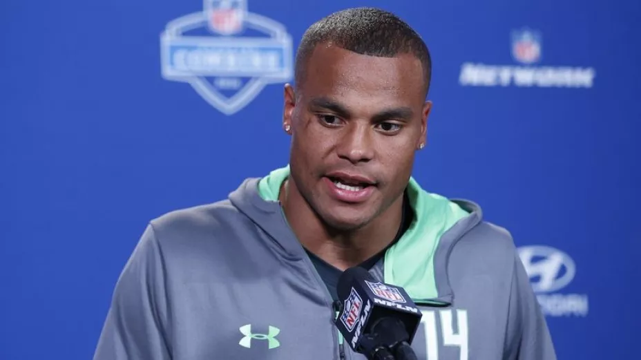 Cowboys firma al Quarterback Dak Prescott