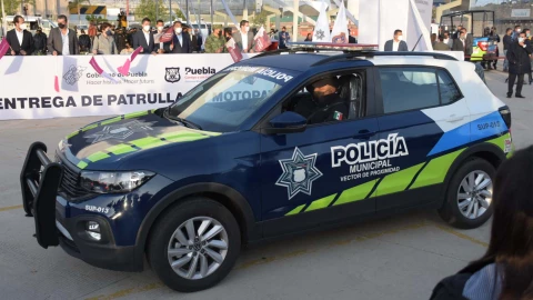 Entrega de 155 patrullas para reforzar la seguridad de Puebla.