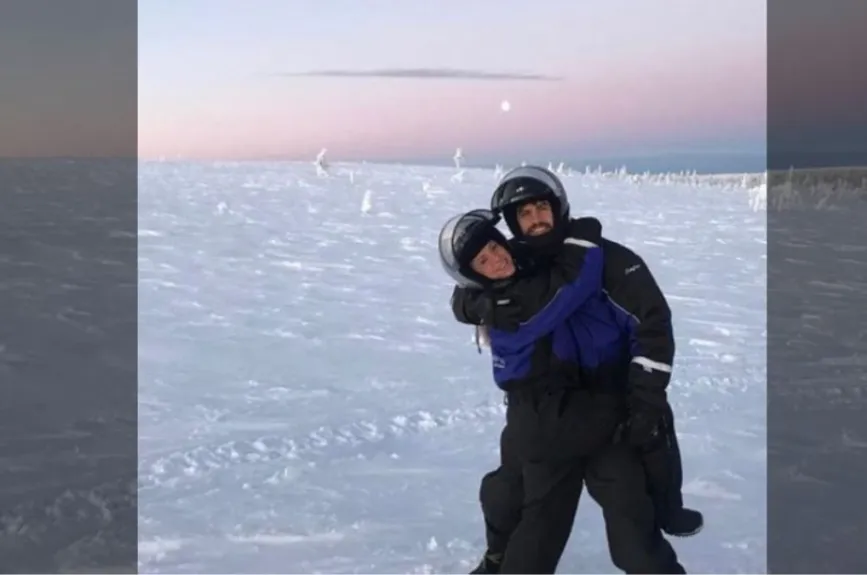 Pique y Shakira en la nieve.jpg