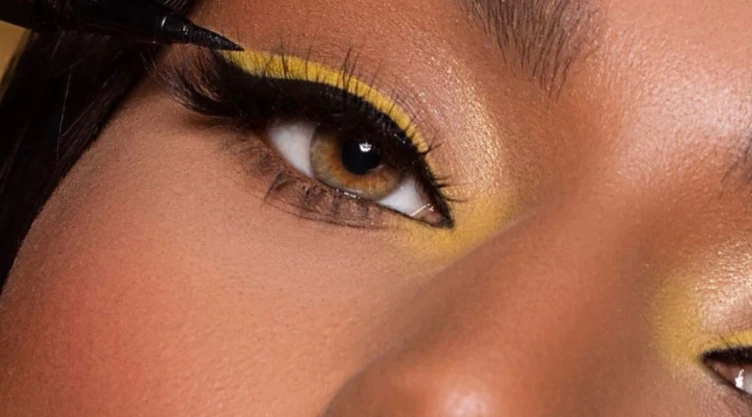 eyeliner amarillo.png