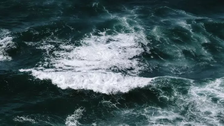 Hombre es arrastrado por la corriente en el mar; fue hallado muerto