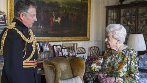 reina Isabel ll aparición publica.jpg