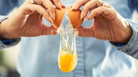 Es recomendable comer huevo por su aporte de proteína, pero en sus debidas medidas y cantidades