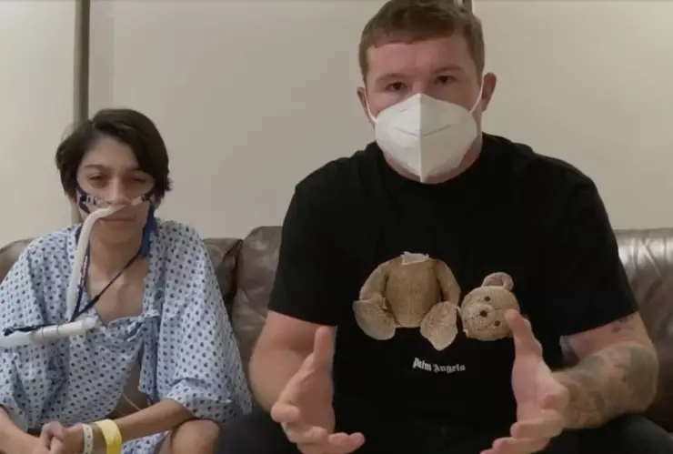 Canelo Álvarez demuestra su gran corazón con David Antolín