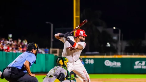 El Águila de Veracruz vence a los Pericos de Puebla