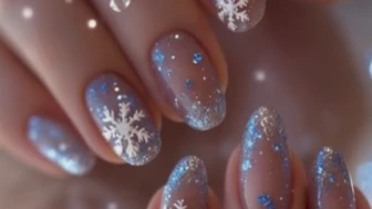10 ideas de uñas copo de nieve para presumir en Navidad
