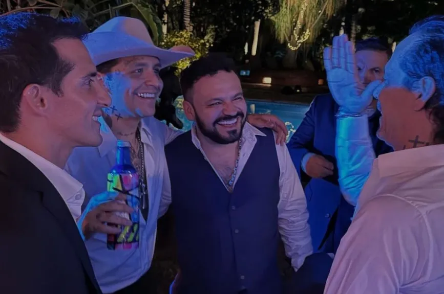 angela aguilar y nodal boda.jpg